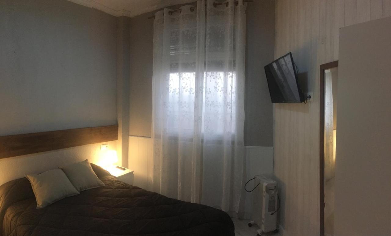 Apartamento con BBQ. H de la Reina Kordoba Bagian luar foto