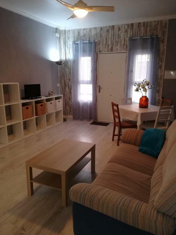 Apartamento con BBQ. H de la Reina Kordoba Bagian luar foto