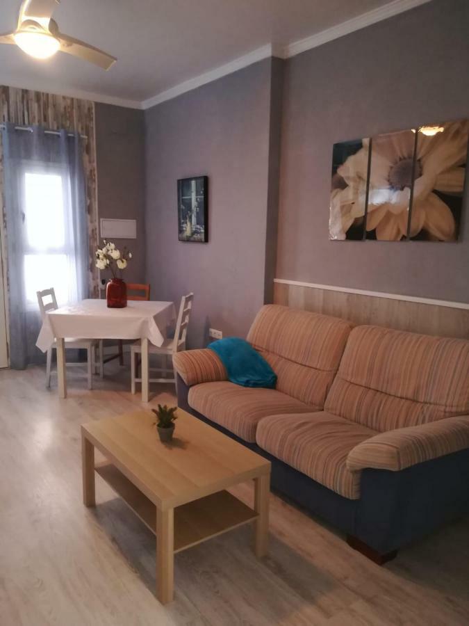 Apartamento con BBQ. H de la Reina Kordoba Bagian luar foto