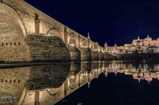Apartamento con BBQ. H de la Reina Kordoba Bagian luar foto